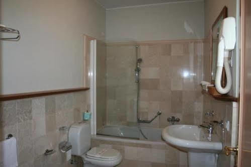 Corte Uccellanda Relais มอนซามบาโน ภายนอก รูปภาพ